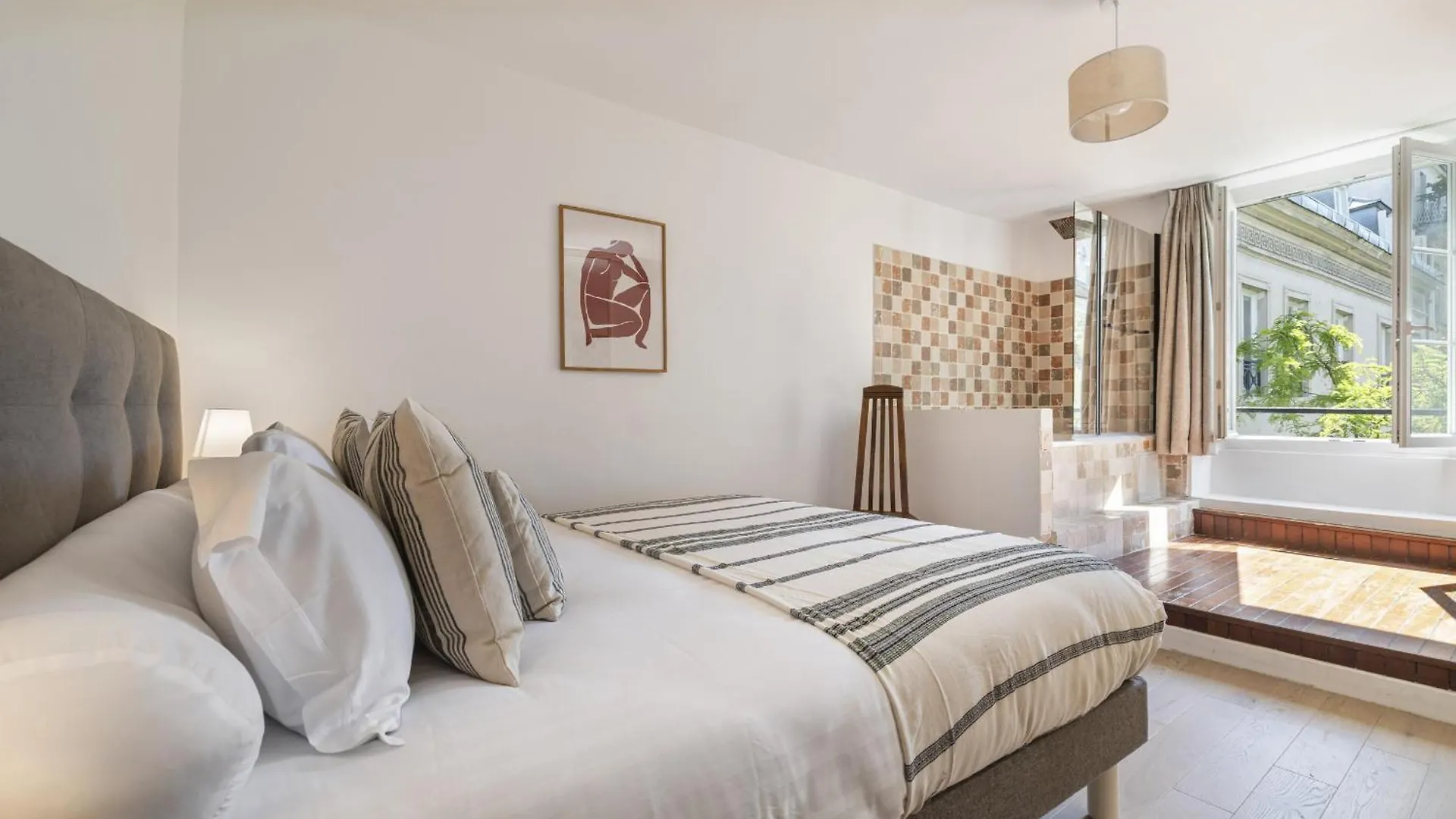 Ecarlate Apartment Paris